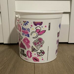 Mean girls popcorn bucket!!💗